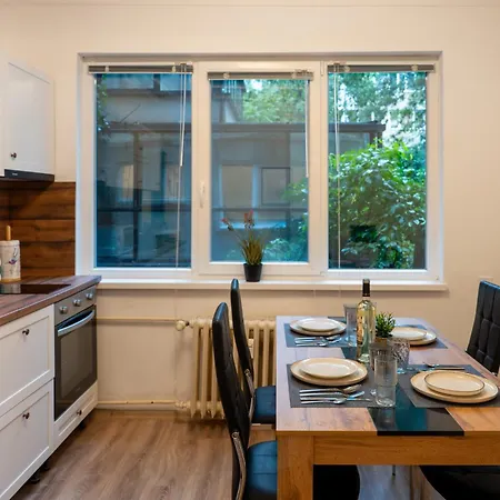 Martin's Treasure Center Apartman *
